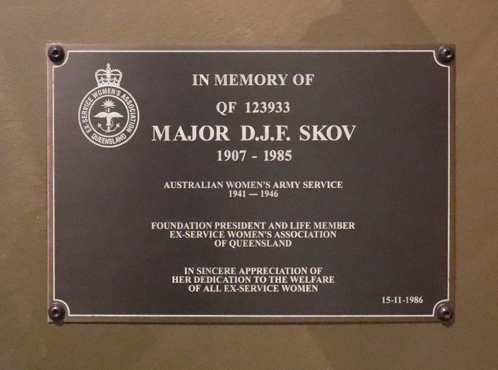 Plaque