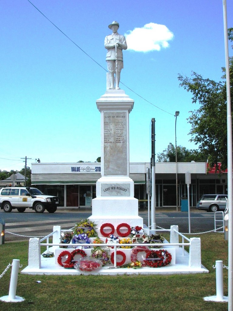 Sarina War Memorial (Digger)