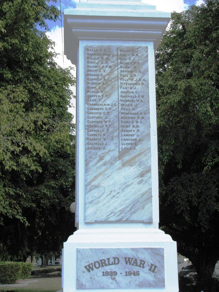 Sarina War Memorial (Digger)