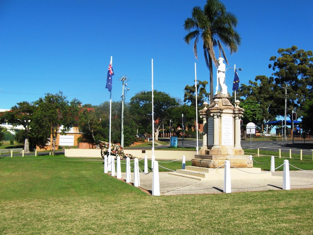 Shire of Toombul War Memorial (Digger) - 2009