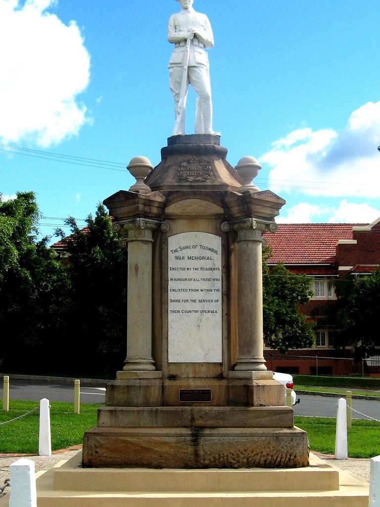 Shire of Toombul War Memorial (Digger) - 2009