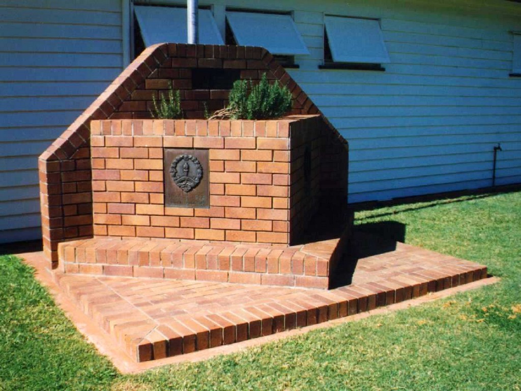 Sunnybank R. and S.L.A. War Memorial