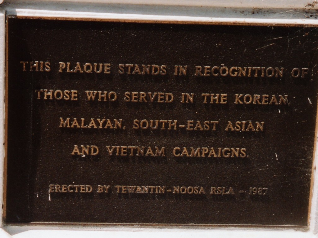 Tewantin War Memorial (Digger)