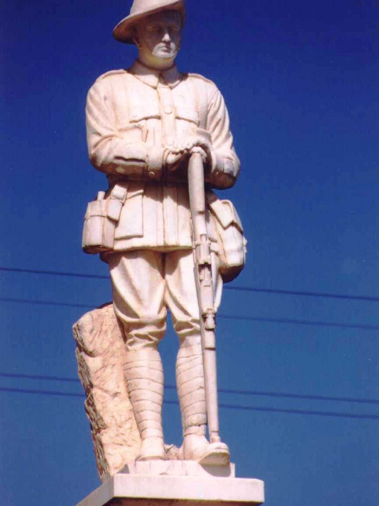 Aramac War Memorial (Digger) 1999 - Detail