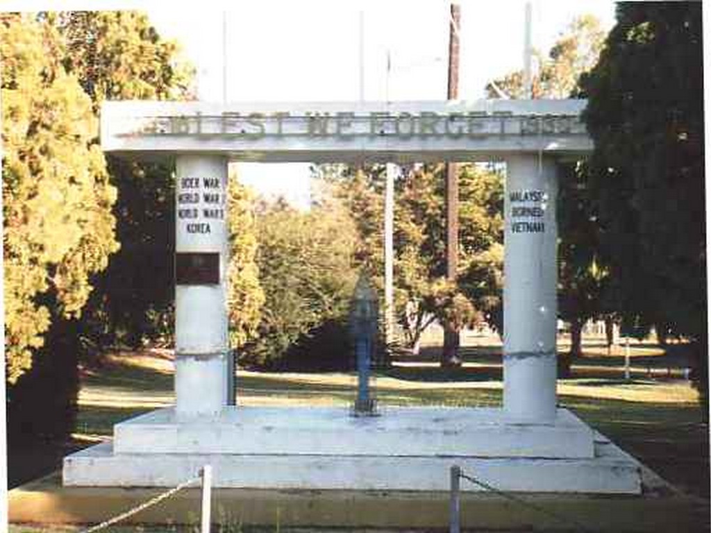 Theodore War Memorial NEW image
