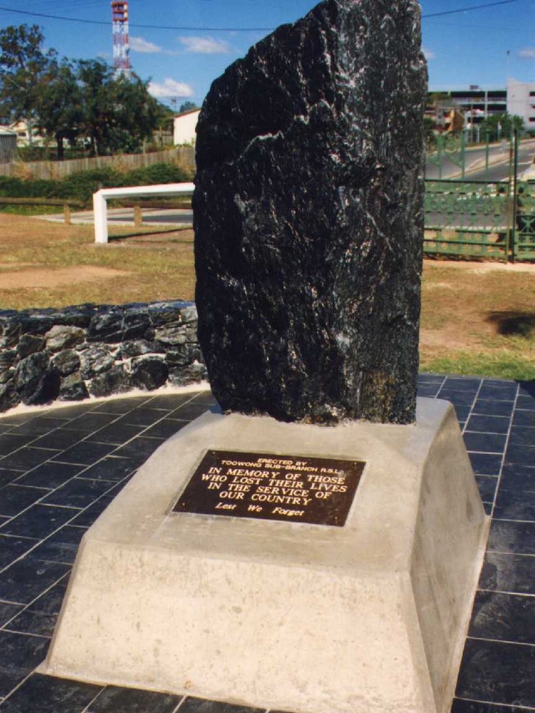 Toowong R. & R.L.A. War Memorial