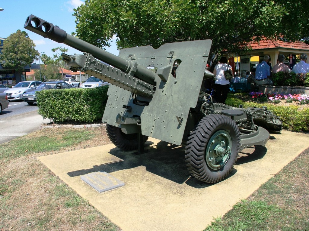 Ashgrove Stewart Place Memorial Field Gun