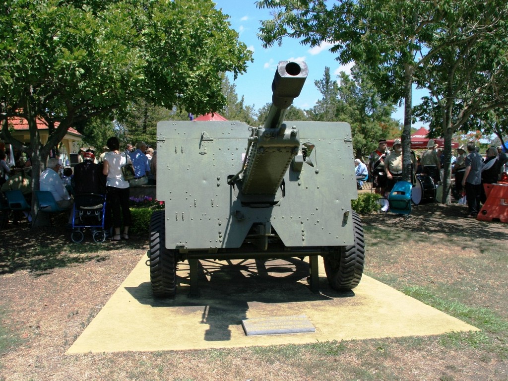 Ashgrove Stewart Place Memorial Field Gun