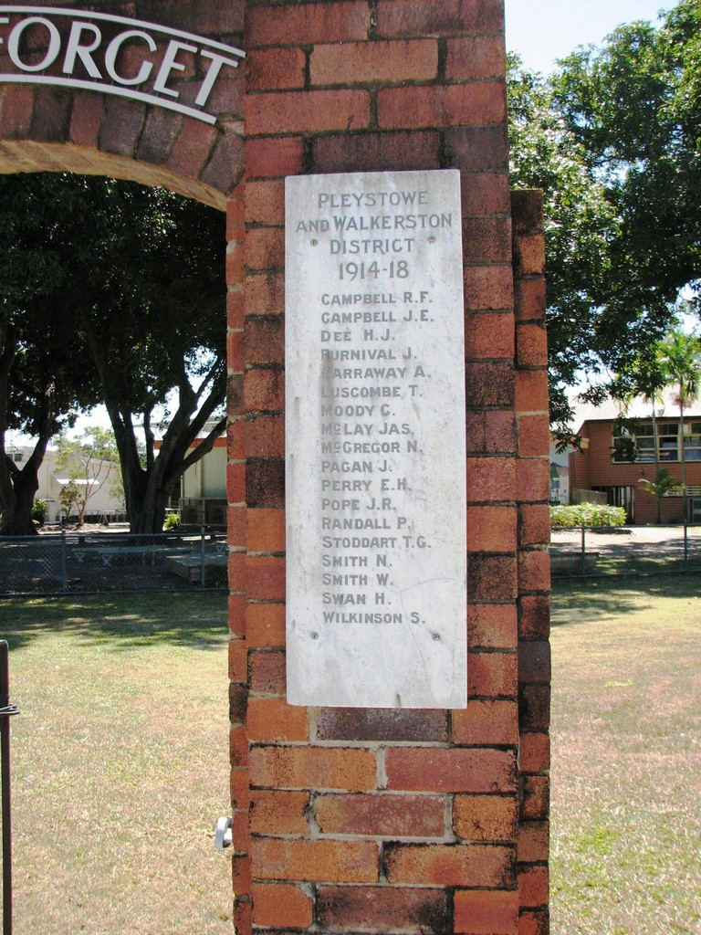 Walkerston/Pleystowe Memorial Gates - WWI Plaque