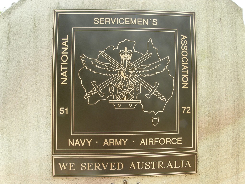Wamuran National Servicemens Memorial - Plaque on central stone