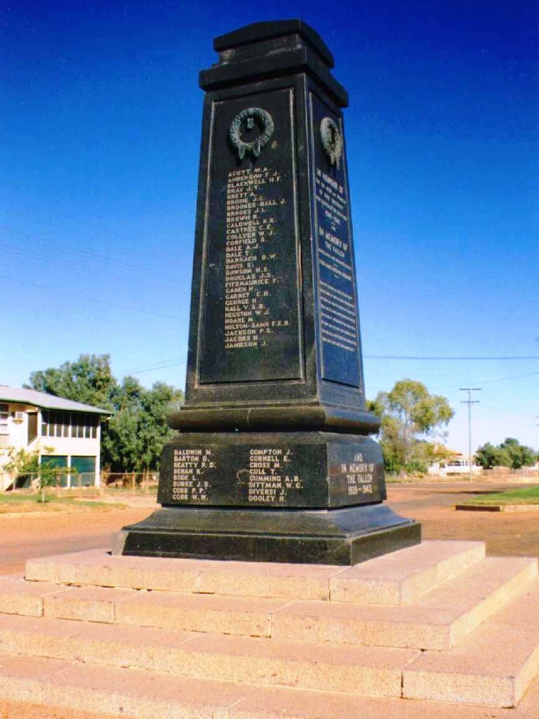 Winton War Memorial - 2009