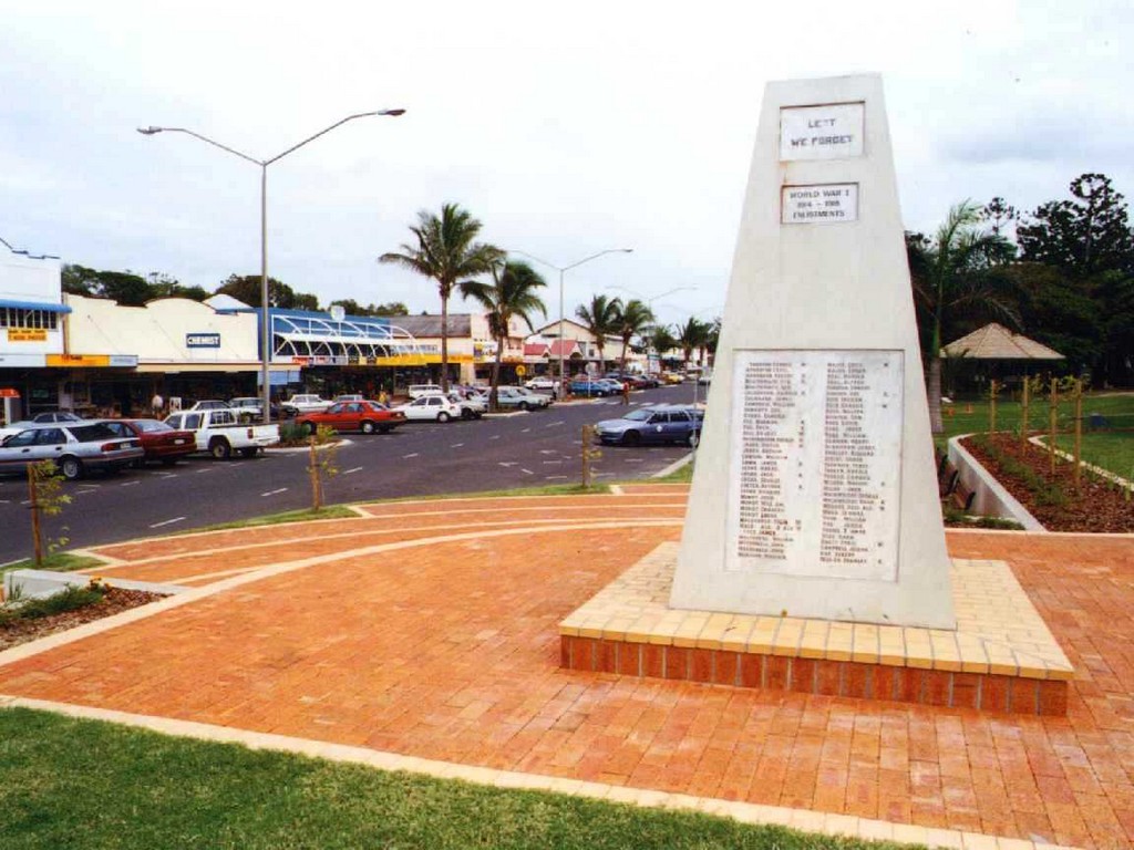 Yeppoon War Memorial (before 2010 restoration)