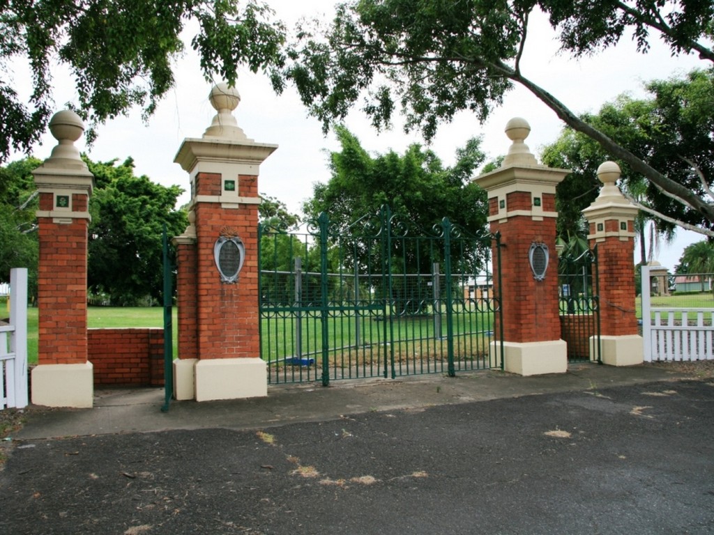Yeronga Honour Avenue - Ipswich Road entrance