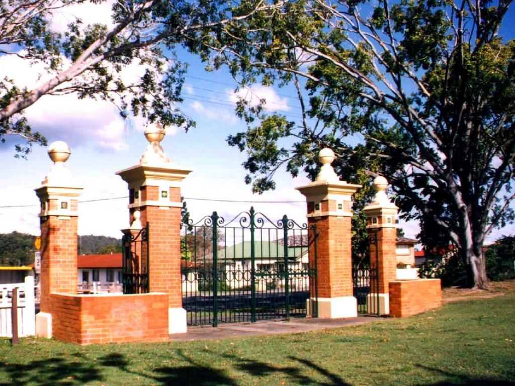 Yeronga Stephens Shire Memorial Gates