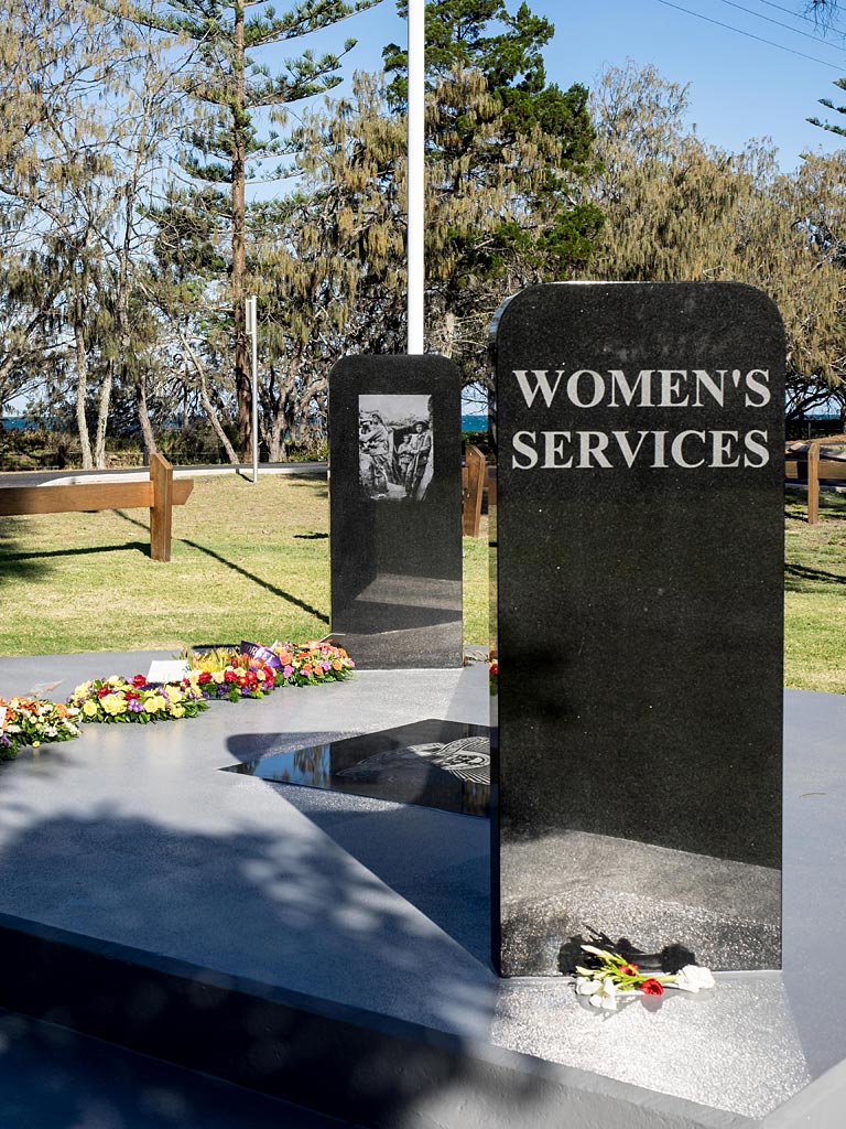 Women's Services Blade-stone obverse face