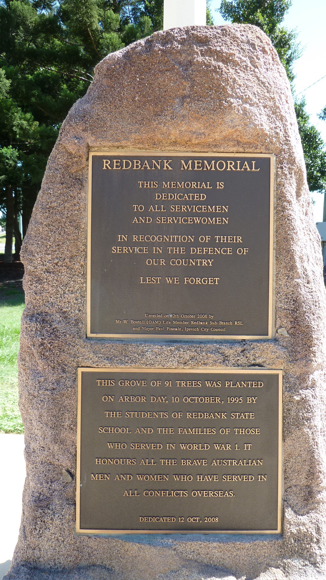 Redbank War Memorial stone with plaques