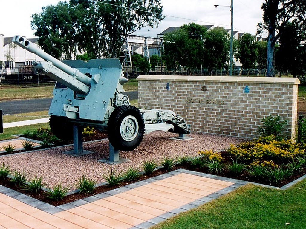 Banyo War Memorial - 25 pounder field gun