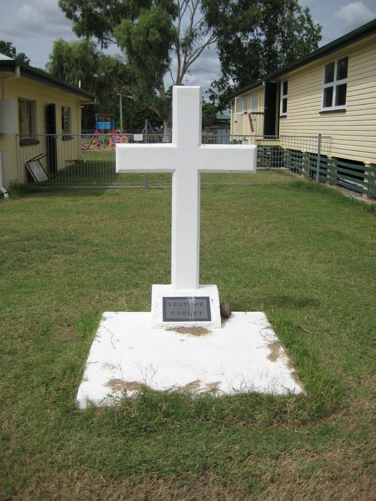 Baralaba Memorial cross and plaque