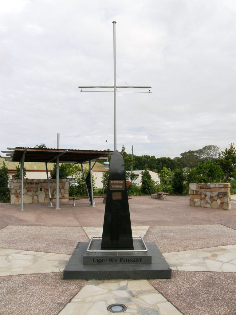 Beachmere War Memorial - original site