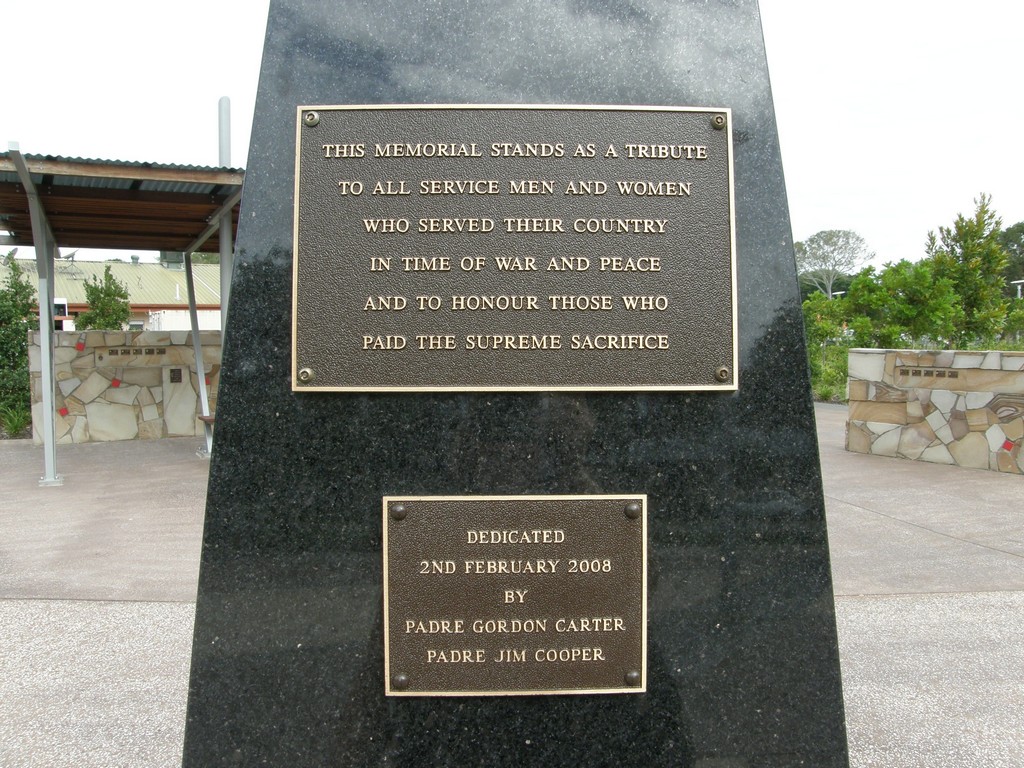 Beachmere War Memorial - plaque