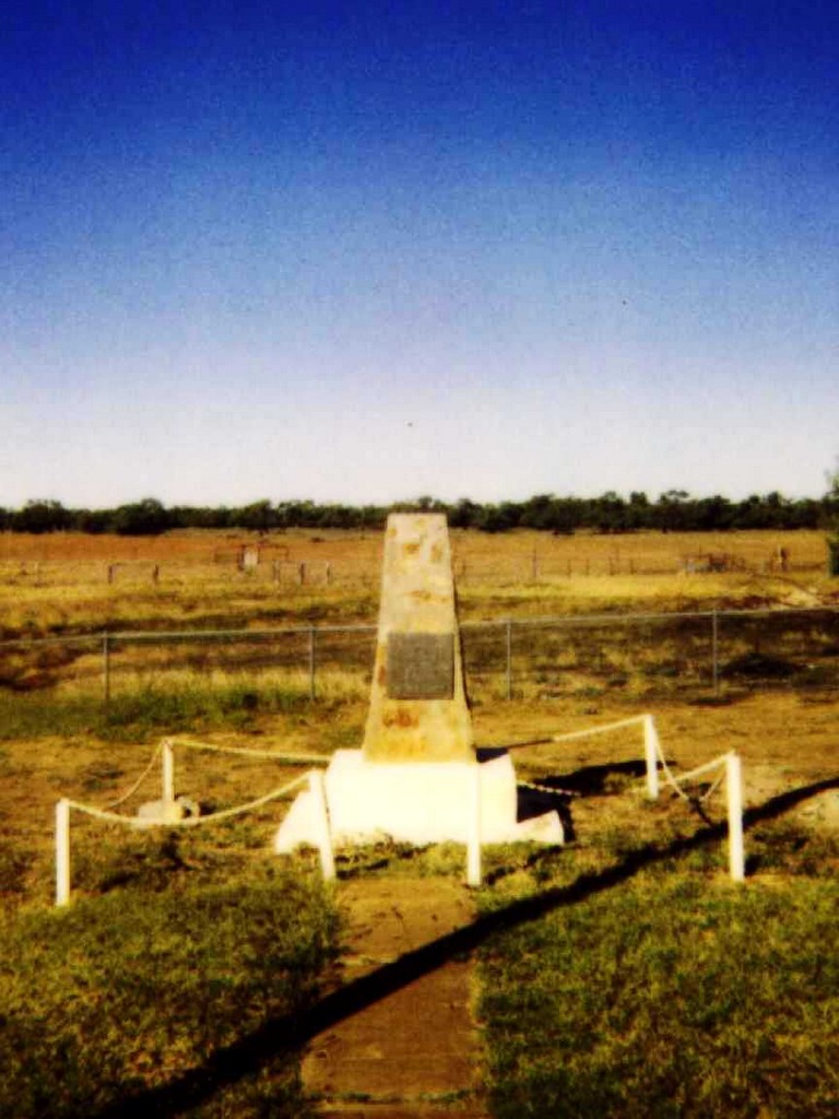 Bedourie War Memorial - original site