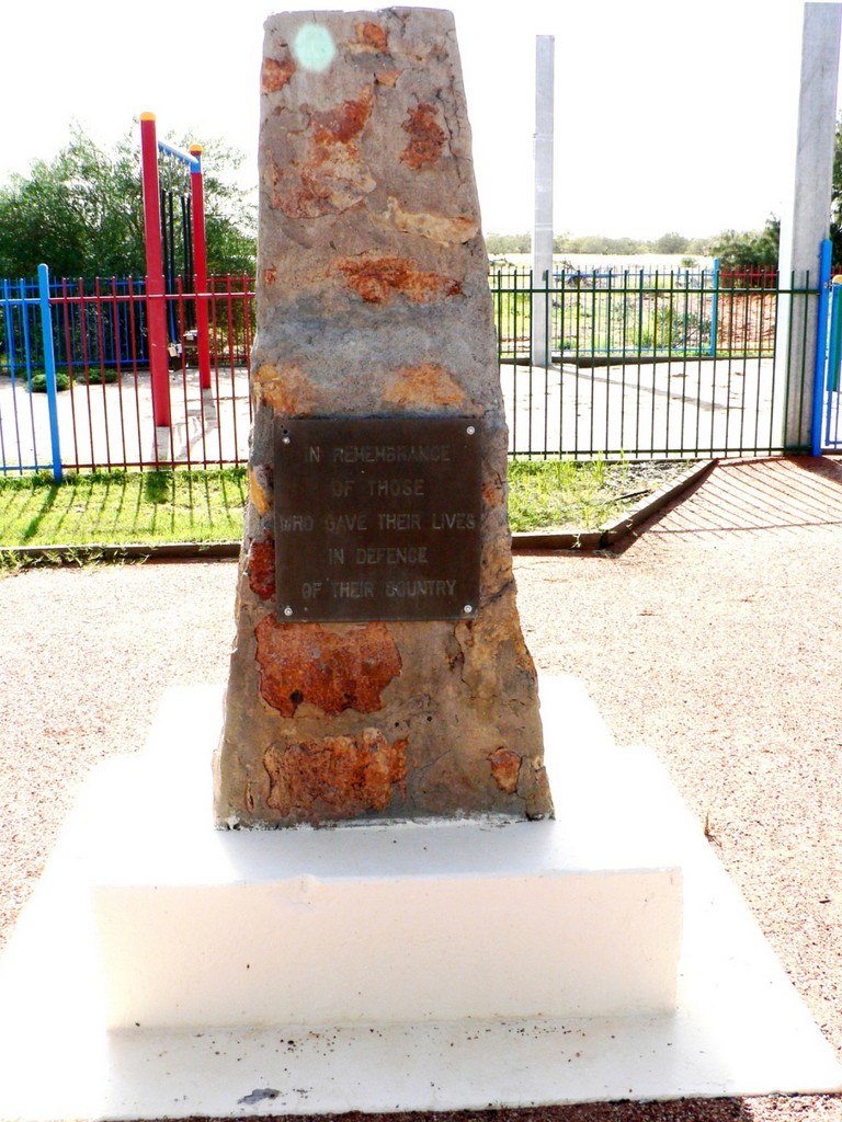 Bedourie War Memorial - 2009