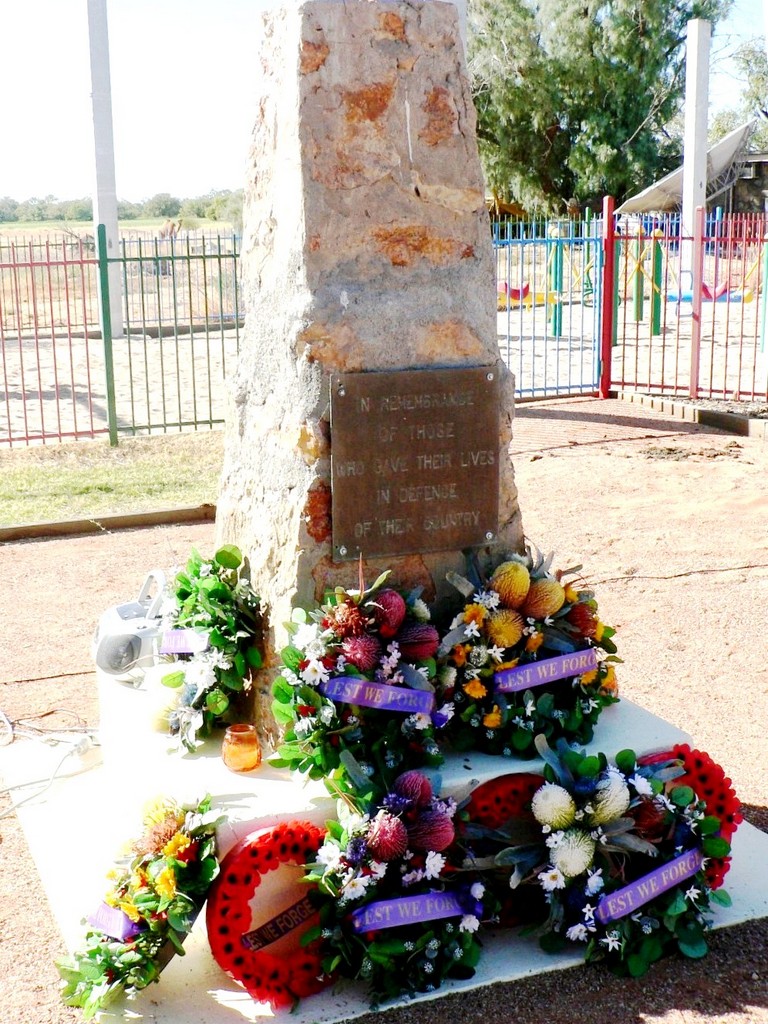 Bedourie War Memorial - Anzac Day 2009