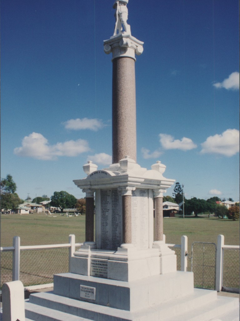Booval/Silkstone/Newtown War Memorial Digger