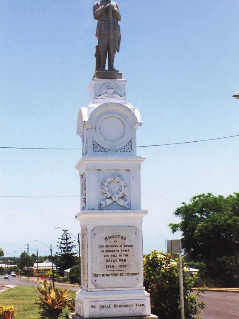 Bowen War Memorial (Digger)