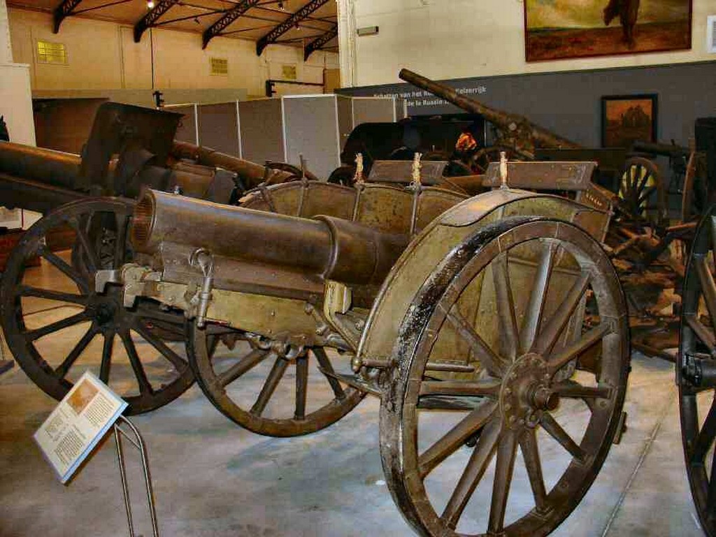 Rohrhinterwagen - 15cm howitzer barrel - Musee Royale de l' Armee (Brussels, Belgium)