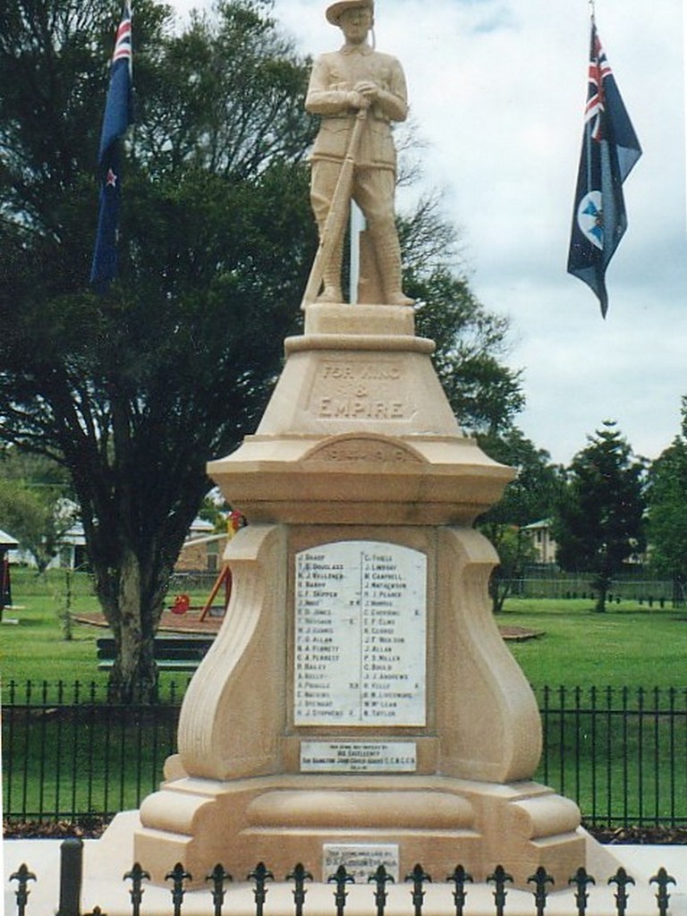 Bundamba War Memorial Digger