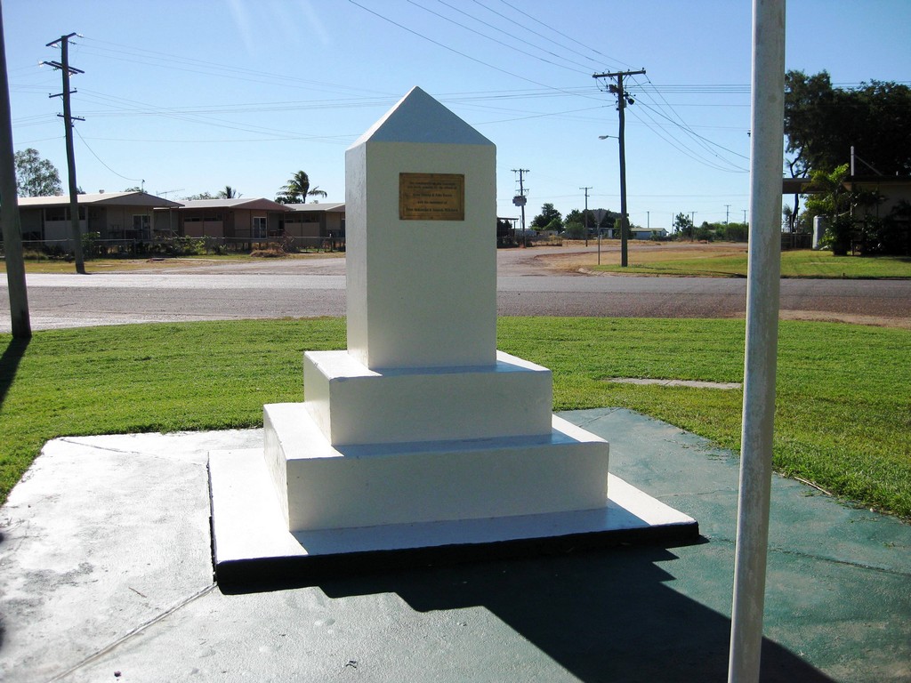 Burketown War Memorial - 2009