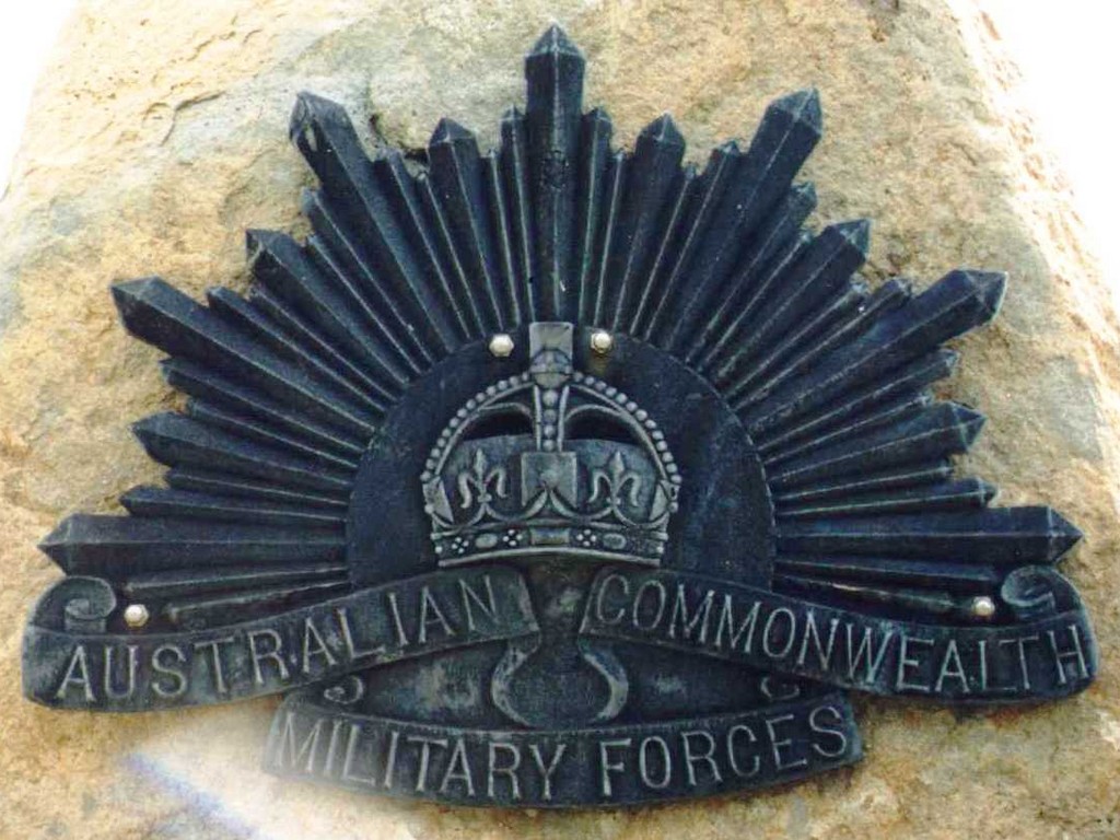 Cannonvale War Memorial - insignia detail