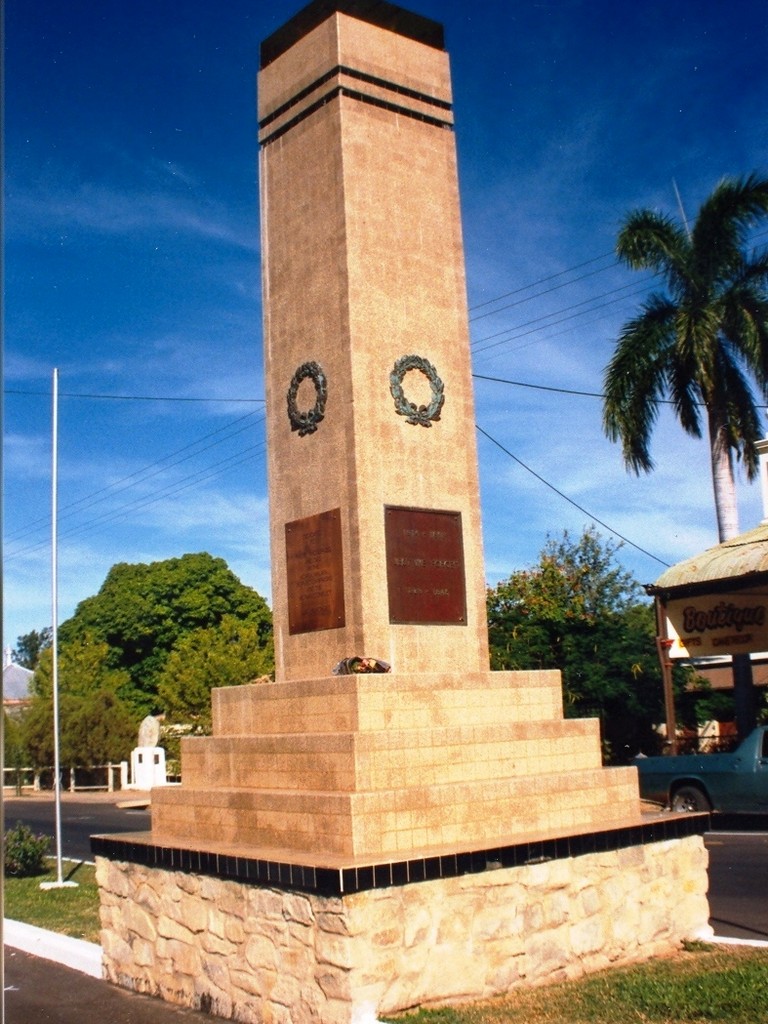 Charters Towers Cenotaph (prior to 2005)