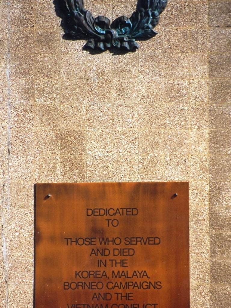 Charters Towers War Memorial Cenotaph - Wreath and Plaque (prior to 2005)