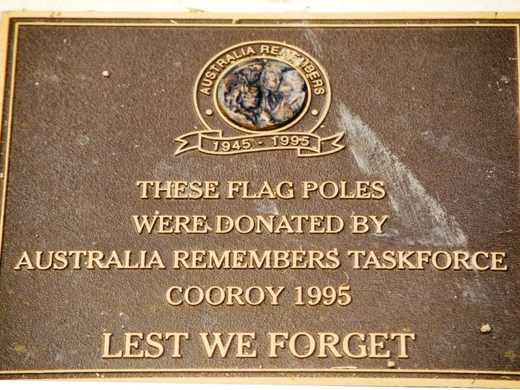 Cooroy War Memorial (Digger)