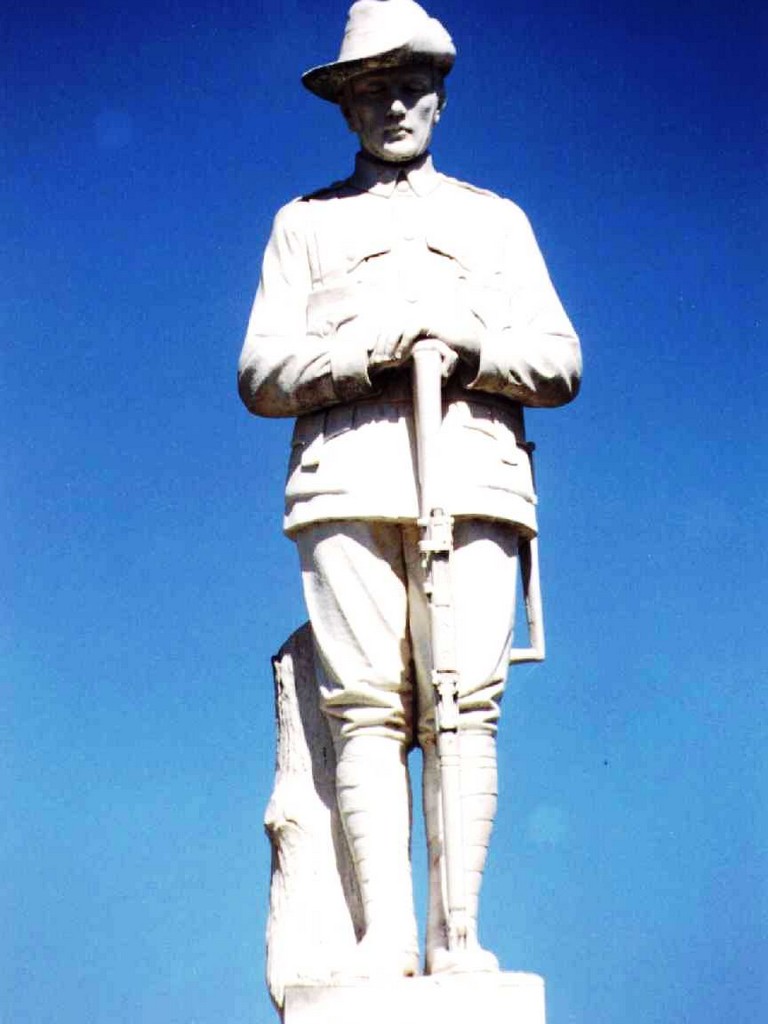 Cooyar War Memorial - Digger