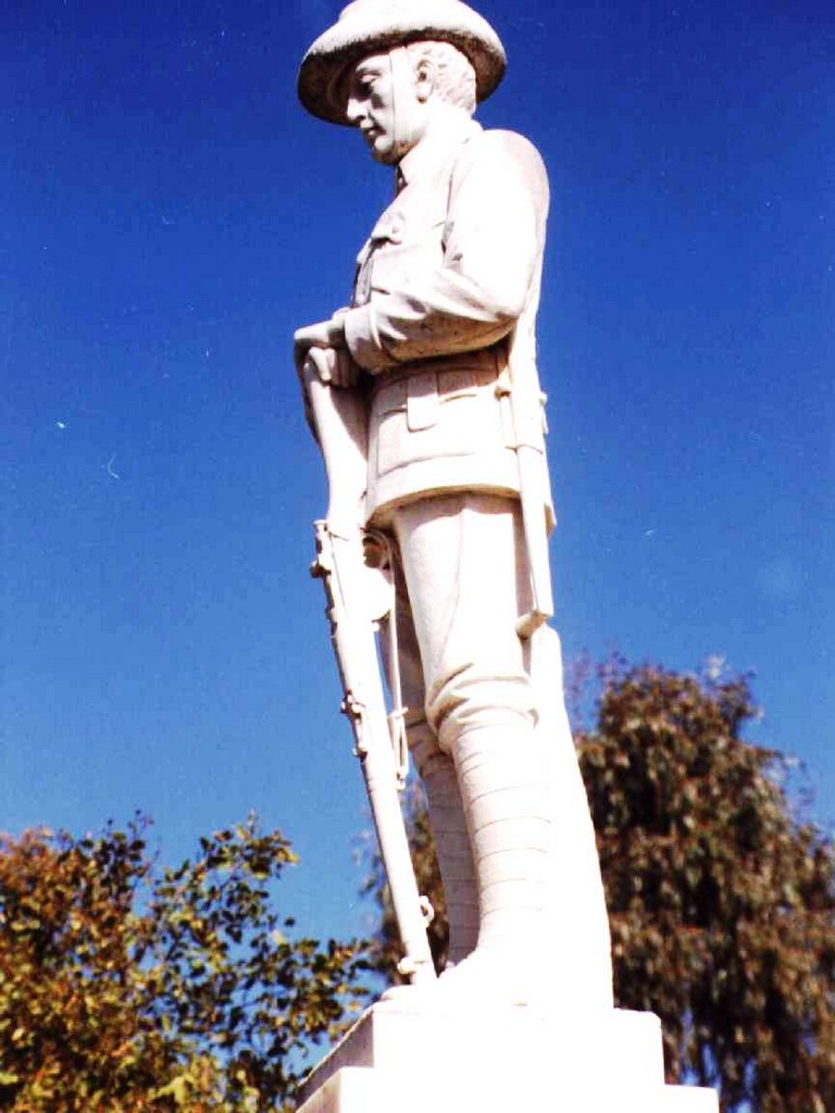 Cooyar War Memorial - Digger