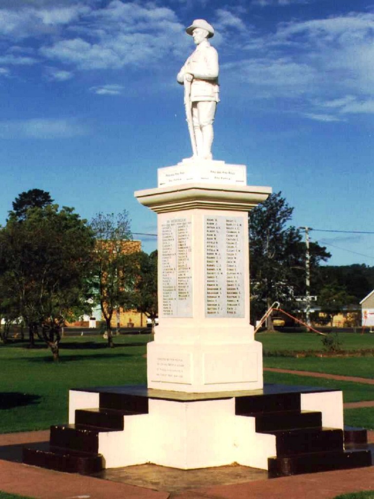 Crows Nest War Memorial (Digger)