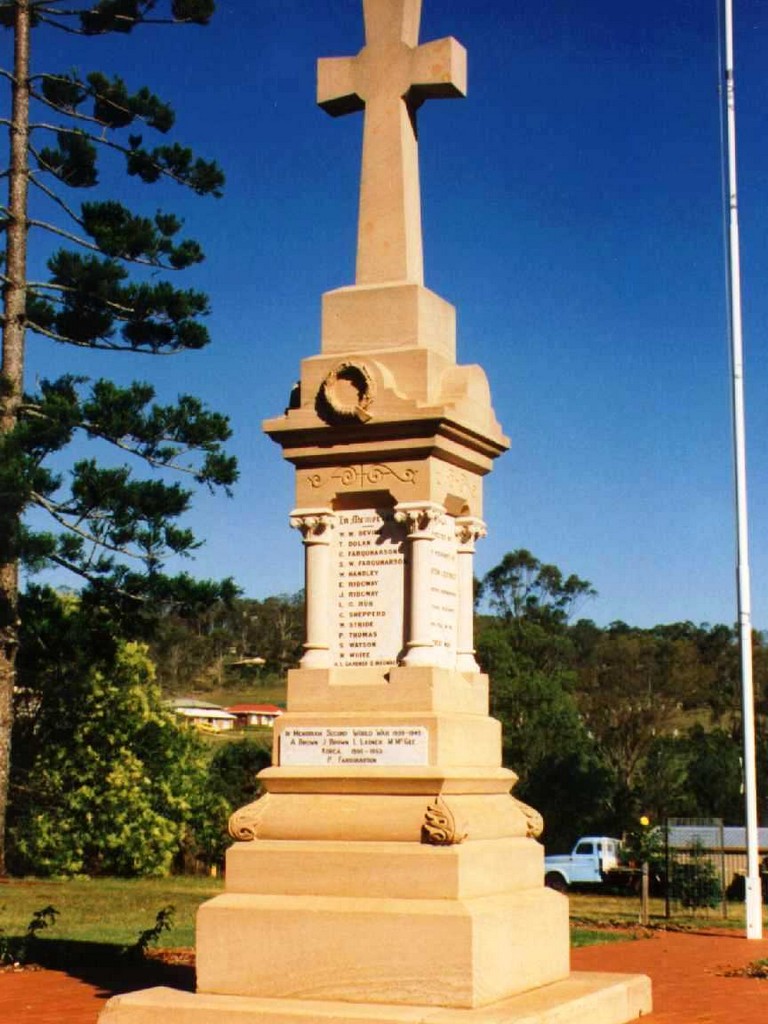 Drayton Memorial Cross