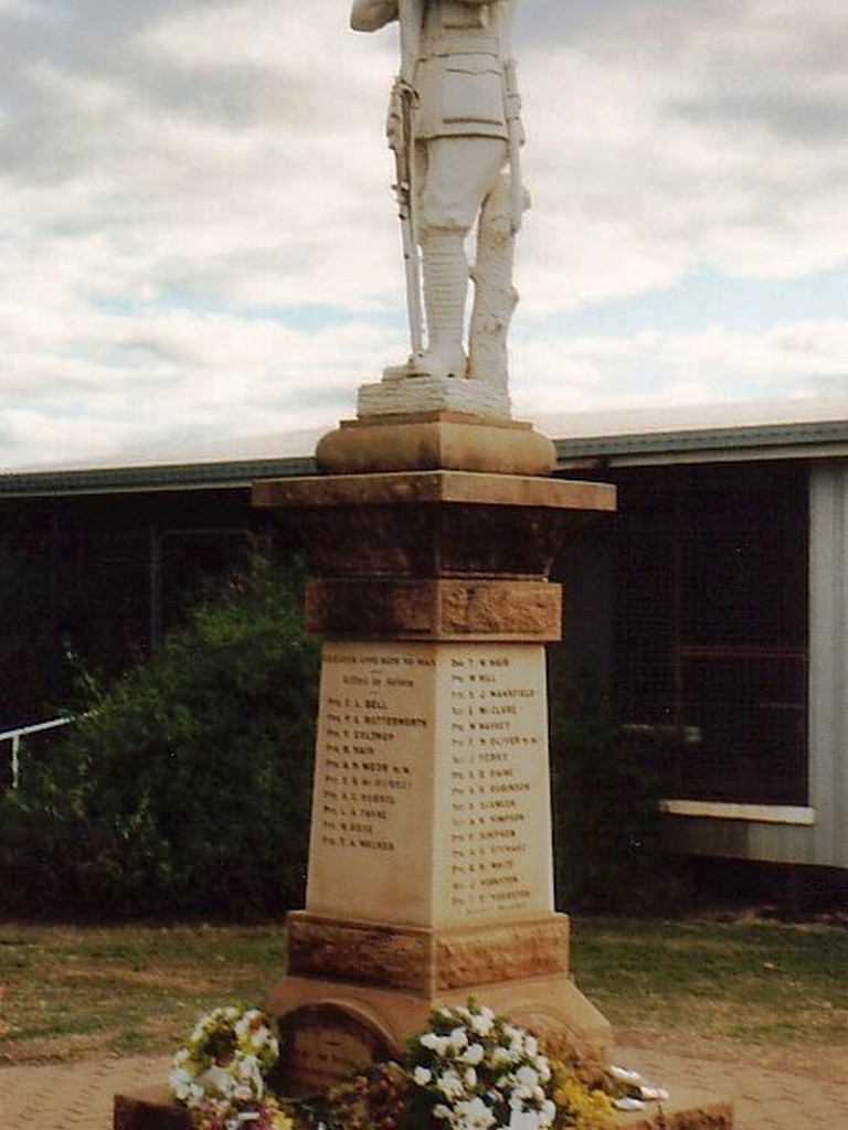 Dulacca War Memorial (Digger)