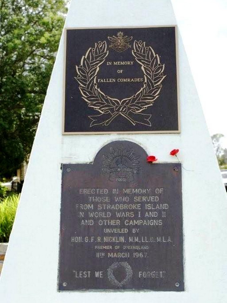 Dunwich War Memorial - front plaques
