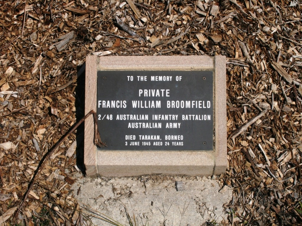 Eumundi WWII Memorial Trees - plaque