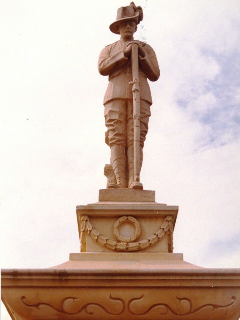 Gatton Boer War Memorial - Digger Front view