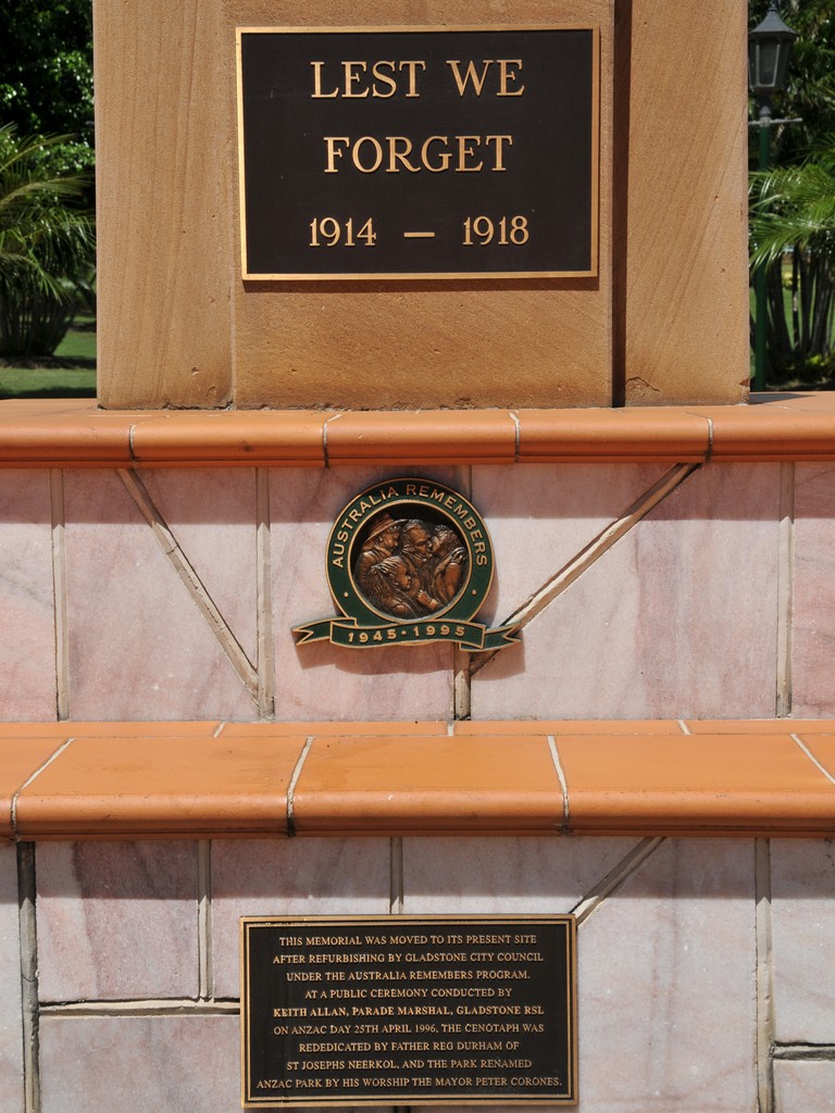 North face of cenotaph with its re-dedication plaque at the bottom.