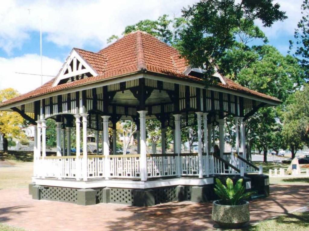 Gympie Memorial Rotunda - 1999