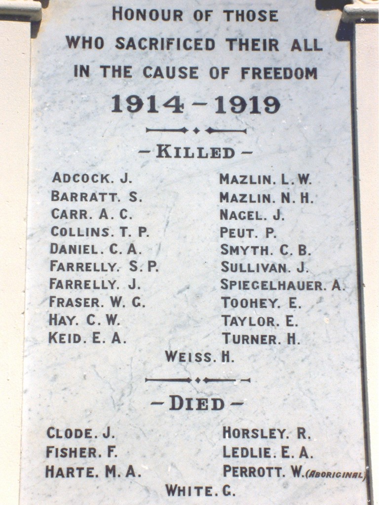 Herberton War Memorial (Digger)