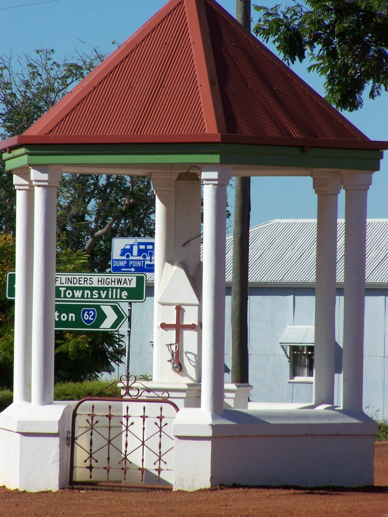 Hughenden District Soldiers Memorial Rotunda & Drinking Fountain