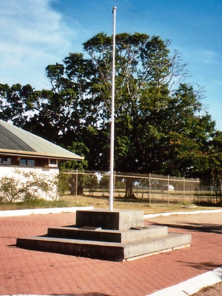 Hughenden War Memorial and Flagpole - Original