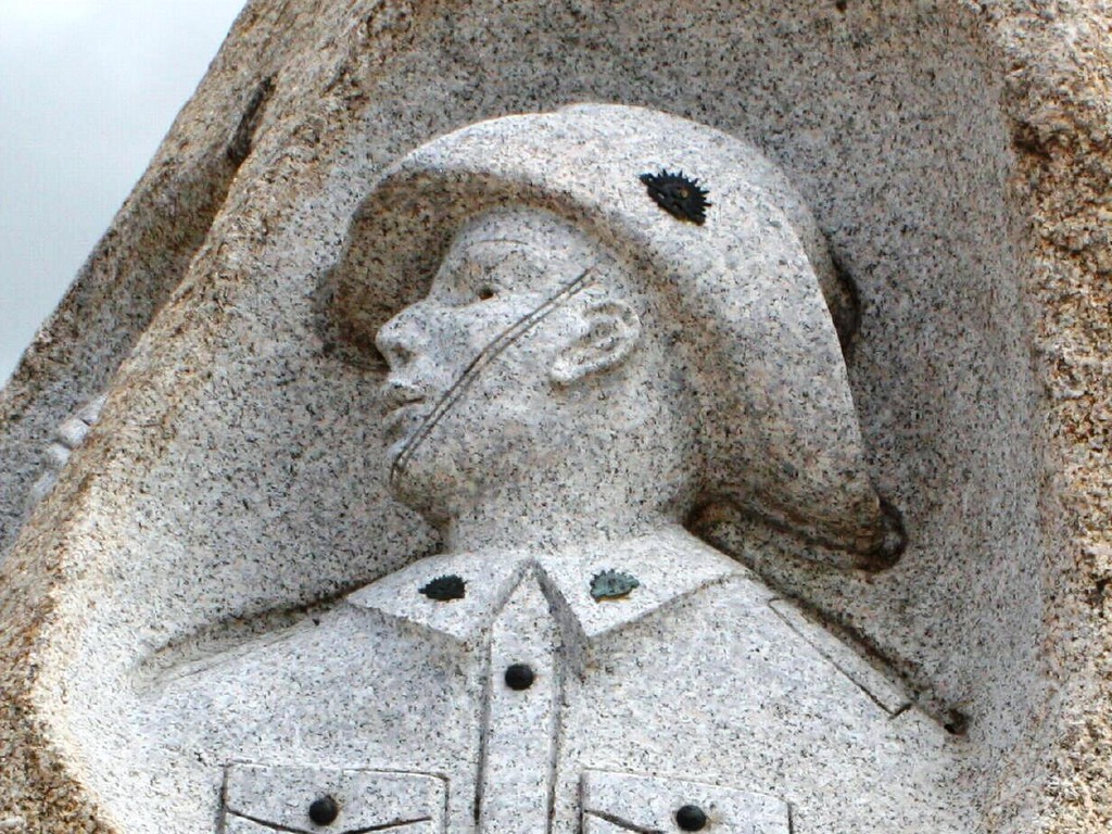 Kalbar War Memorial - Digger detail